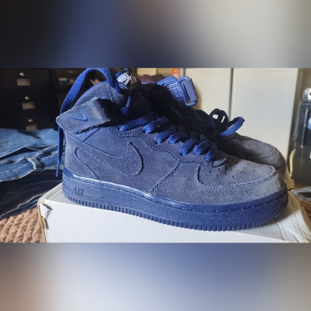 shoes - Picture 3 of 3